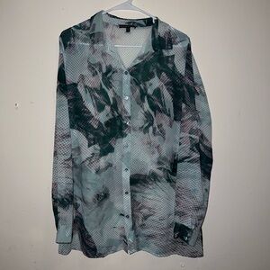 Guess women’s abstract button down blouse
